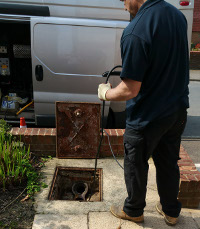 Clearing blocked drains in Vauxhall